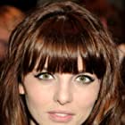 Ophelia Lovibond به عنوان Arabella