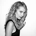 Megan Park به عنوان Harper