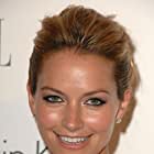 Becki Newton به عنوان Jennifer