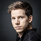 Stark Sands به عنوان Troy Nelson