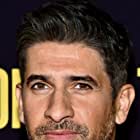 Raza Jaffrey به عنوان Victor Dhar