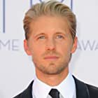 Matt Barr به عنوان Johnse Hatfield