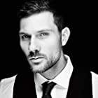 Gino Anthony Pesi به عنوان Wayne Wolport