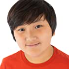 Wes Tian به عنوان Brian Patrick Kamealoha