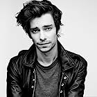 Devon Bostick به عنوان Brent