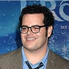 Josh Gad به عنوان Gus