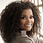 Yvette Nicole Brown به عنوان Aunt Sarah