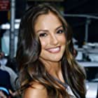 Minka Kelly به عنوان Autumn - Girl at Interview