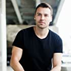 Peter Mooney به عنوان John Blume