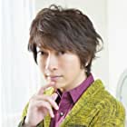 Daisuke Ono به عنوان Eliott Leland