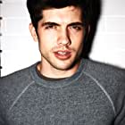 Carter Jenkins به عنوان Robert