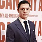 Evan Peters به عنوان Peter Maximoff