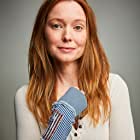 Samantha Sloyan به عنوان Leigh Crain