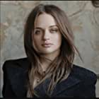 Joey King به عنوان Christine