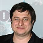 Eugene Mirman به عنوان Yacht club security