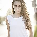 Alycia Debnam-Carey به عنوان Milla