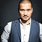 Jon Jon Briones به عنوان Dr. Richard Hanover