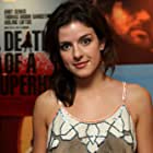 Aisling Loftus به عنوان Sophie Wilson