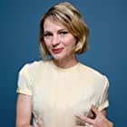 Amy Seimetz به عنوان Birdie