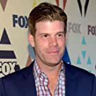 Stephen Rannazzisi به عنوان Stuart