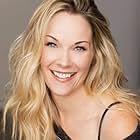 Andrea Anders به عنوان Carrie