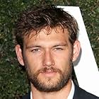 Alex Pettyfer به عنوان Geoffrey Appleyard