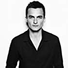 Rupert Friend به عنوان Peter Quinn