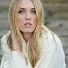 Clare Grant به عنوان Kell