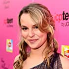 Bridgit Mendler به عنوان Meredith