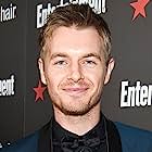 Rick Cosnett به عنوان Stephen Collins