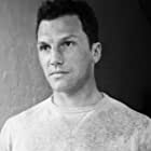 Sean Avery به عنوان Officer Hall