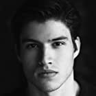 Cameron Cuffe به عنوان Seg-El