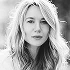 Kristen Hager به عنوان Valerie Thompson