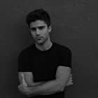 Max Ehrich به عنوان Hunter May