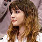 Hannah Marks به عنوان Beth