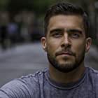 Josh Segarra به عنوان Staten Island Oli