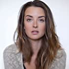 Emily Baldoni به عنوان Julie