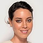 Aubrey Plaza به عنوان Laura