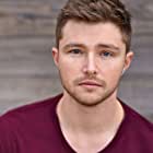 Sterling Knight به عنوان Shane