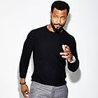 Isaiah Mustafa به عنوان Bennie