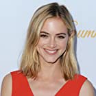 Emily Wickersham به عنوان Miami Blonde