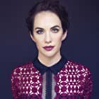 Kate Siegel به عنوان Viola