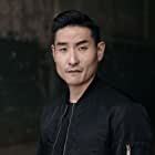 Lanny Joon به عنوان Officer Jason Jang