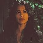 Stephanie Sigman به عنوان Captain Jessica Cortez