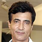 Narendra Jha به عنوان Inspector Chaubey