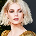 Lucy Boynton به عنوان Andrea