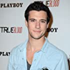 Drew Roy به عنوان Hal Mason