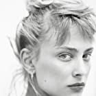 Nora Arnezeder به عنوان Francoise Glazer