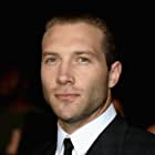 Jai Courtney به عنوان John Nivens