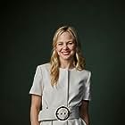 Adelaide Clemens به عنوان Sandy Stanton